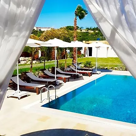 Mes Mudita Hotel 3*